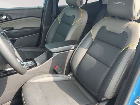 Used 2025 Chevrolet Trax ACTIV w/ Driver Confidence Package FWD image 17