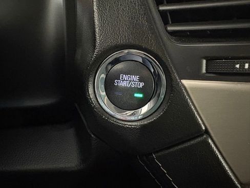 Used 2018 GMC Yukon Denali image 31