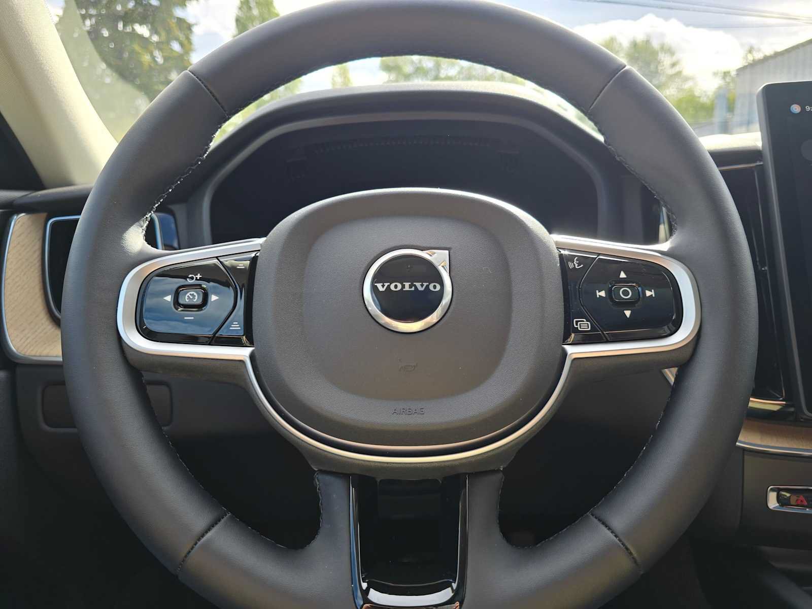 Used 2026 Volvo XC60 B5 Plus w/ Climate Package AWD/4WD image 24