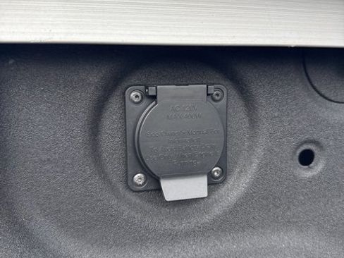 Certified 2024 Nissan Titan SV w/ SV Convenience Package image 30