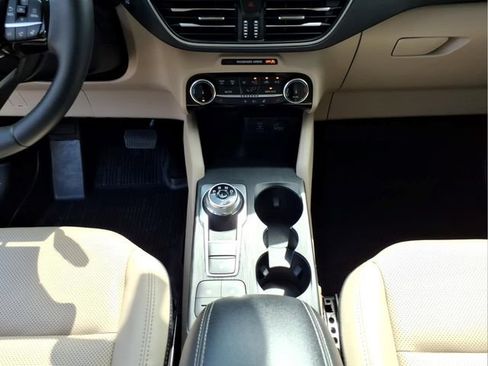 Used 2022 Ford Escape SEL AWD/4WD image 17