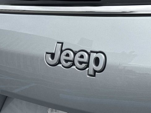 New 2026 Jeep Grand Cherokee L 2WD image 29
