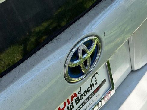 Used 2021 Toyota Prius L Eco FWD image 7