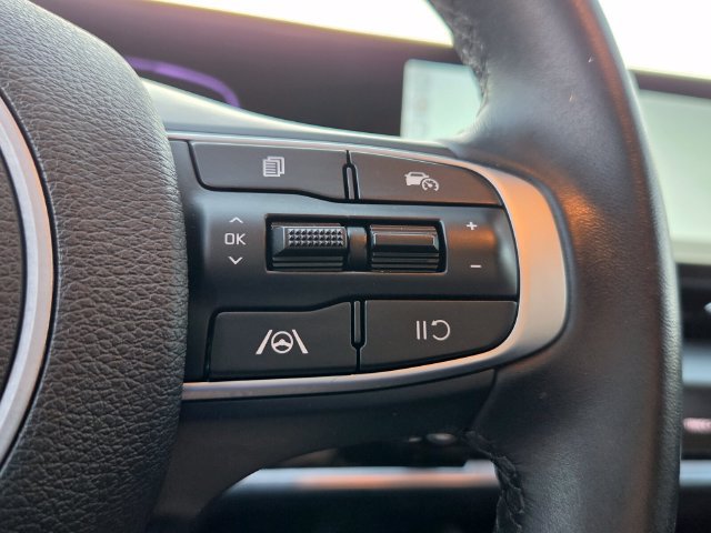 Used 2025 Kia Sportage EX FWD image 26