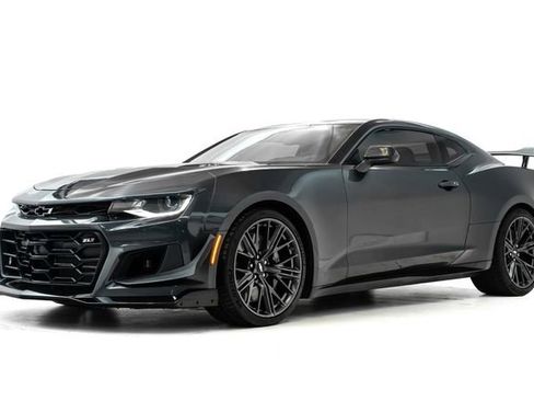 Used 2017 Chevrolet Camaro ZL1 RWD image 8