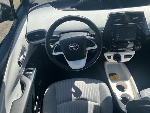 Used 2017 Toyota Prius Prime Premium image 9