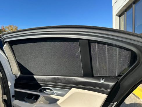 Used 2020 BMW 750i xDrive w/ Executive Package image 26