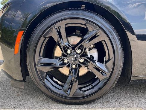 Used 2022 Chevrolet Camaro LT RWD image 8