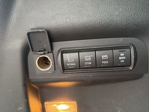 Used 2016 Ford Explorer Platinum AWD/4WD image 13