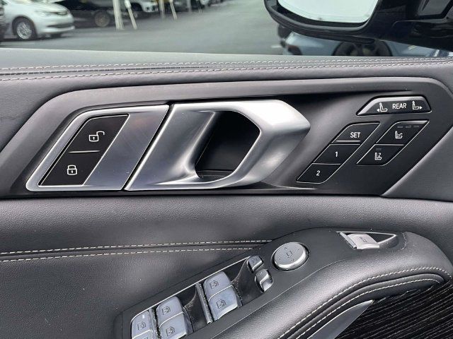 Used 2023 BMW X7 M60i w/ Executive Package AWD/4WD image 16