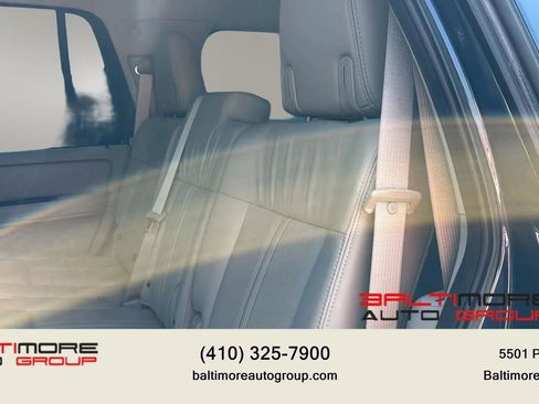 Used 2015 Lincoln Navigator 4WD image 28