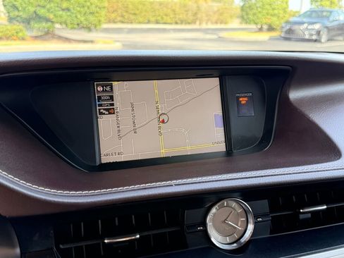 Used 2018 Lexus ES 350 w/ Ultra Luxury Package image 8