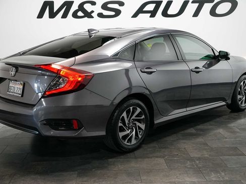 Used 2018 Honda Civic EX image 4