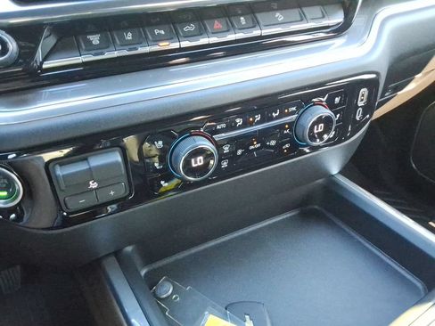 Used 2026 Chevrolet Silverado 2500 High Country w/ High Country Premium Package AWD/4WD image 36