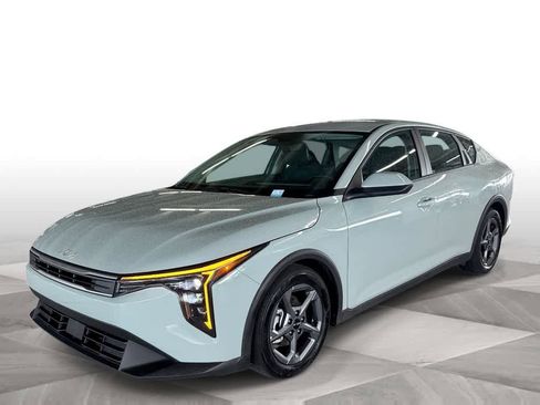 Used 2025 Kia K4 FWD image 1