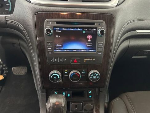 Used 2015 Chevrolet Traverse LT w/ Style and Technology Package image 20