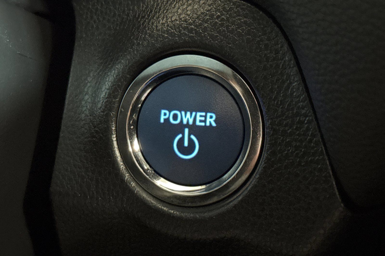 Used 2022 Toyota RAV4 XLE Premium AWD/4WD image 23