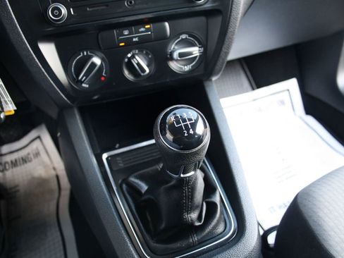 Used 2017 Volkswagen Jetta S image 19