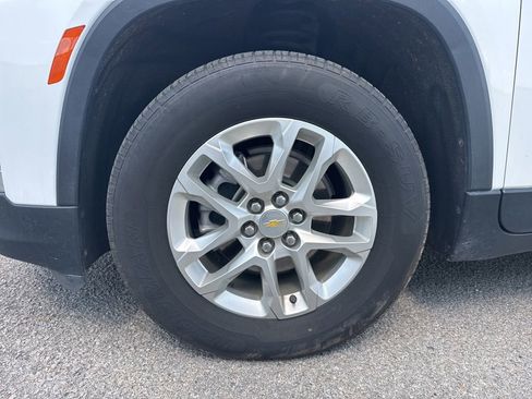 Used 2022 Chevrolet Traverse LS image 13