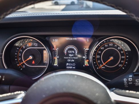 Used 2018 Jeep Wrangler Unlimited Sahara image 19