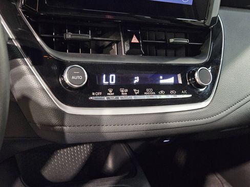 Used 2025 Toyota Corolla SE FWD image 30