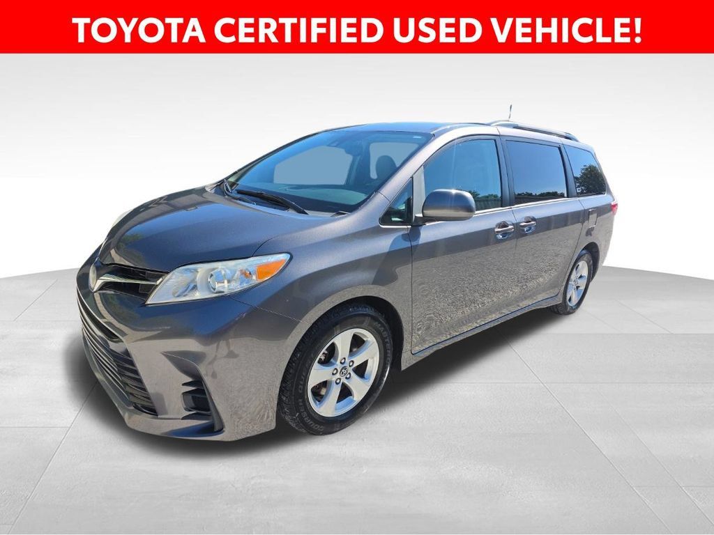 Certified 2018 Toyota Sienna LE FWD image 1