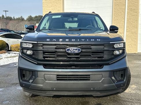 New 2025 Ford Expedition Active image 3