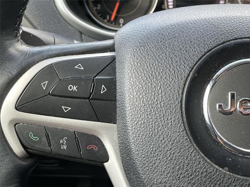 Used 2016 Jeep Cherokee Latitude w/ Comfort/Convenience Group AWD/4WD image 23