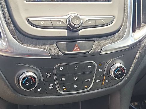 Used 2021 Chevrolet Equinox LT FWD image 15