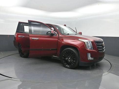 Used 2020 Cadillac Escalade Platinum w/ Escalade Sport Edition AWD/4WD image 35
