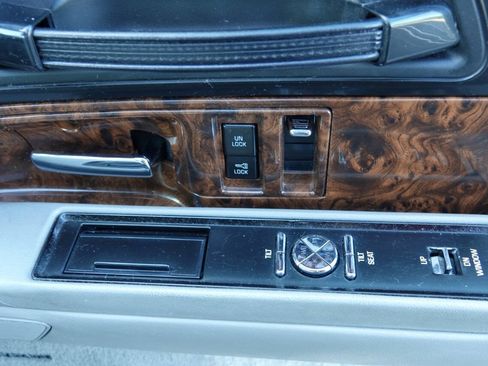 Used 1993 Buick Park Avenue Ultra FWD image 69