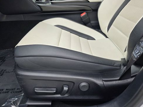 Used 2022 Lexus IS 350 F Sport image 14