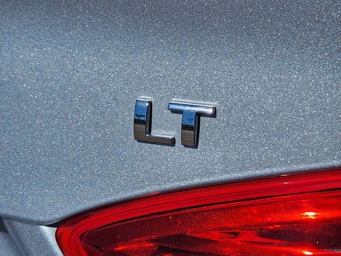 Used 2017 Chevrolet Cruze LT image 15