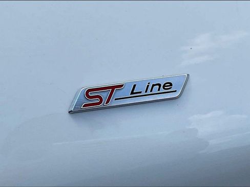 Used 2025 Ford Explorer ST-Line w/ ST-Line Street Pack AWD/4WD image 28