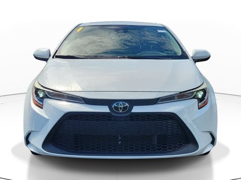 Used 2021 Toyota Corolla LE w/ LE Premium Package FWD image 2