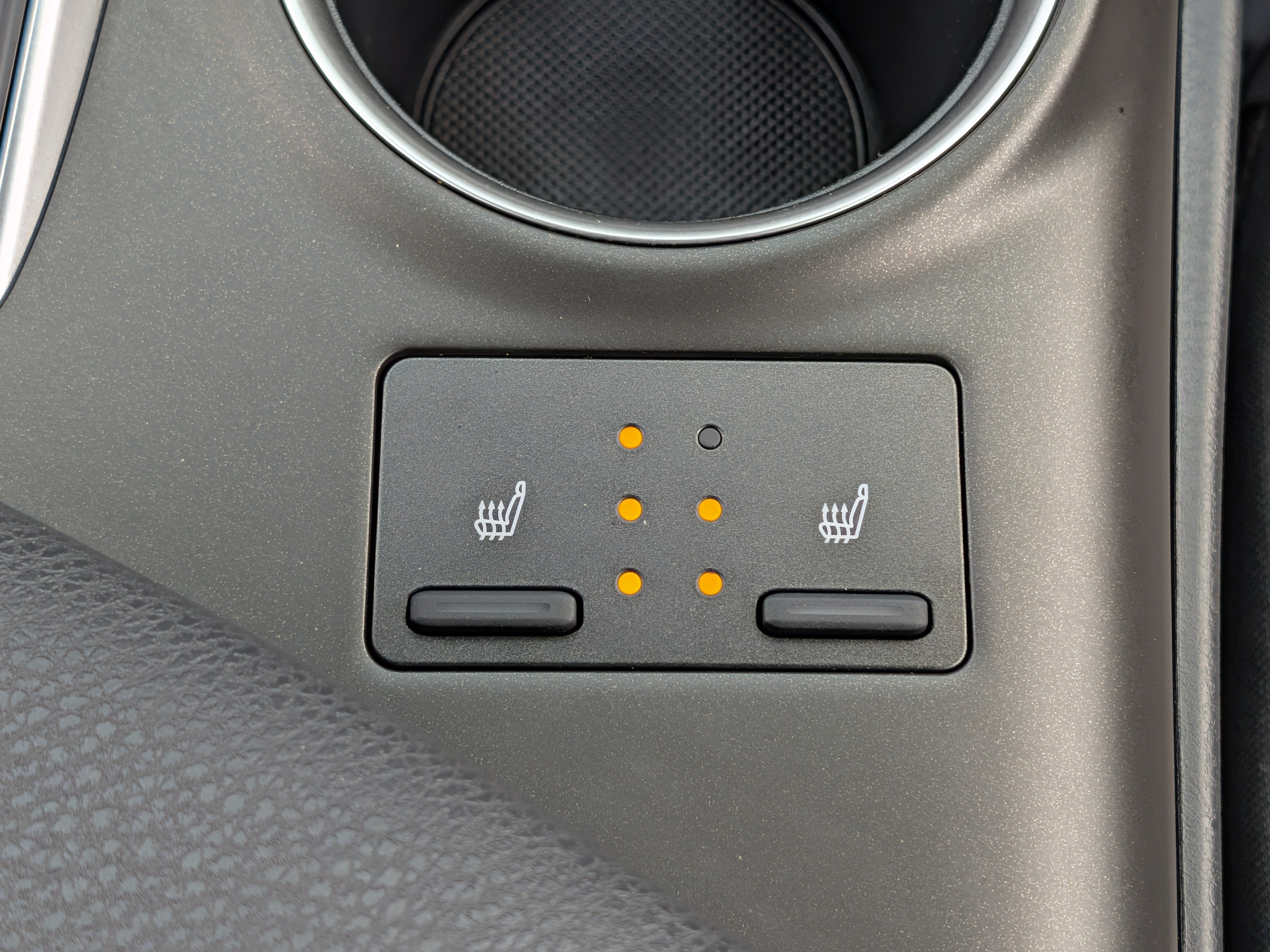 Certified 2022 Toyota Camry XLE w/ Cold Weather Package FWD image 31