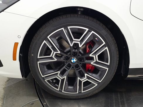 New 2026 BMW 550e xDrive image 8