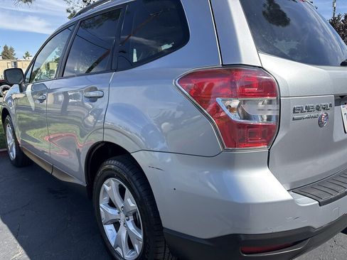Used 2016 Subaru Forester 2.5i Premium AWD/4WD image 10