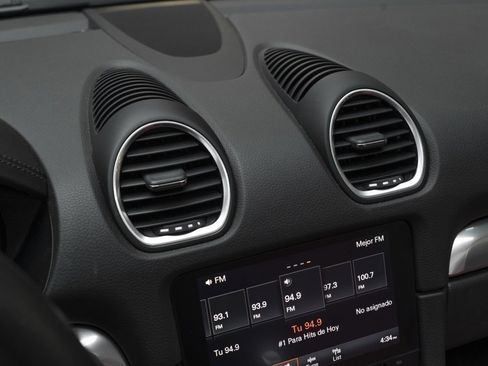 Used 2018 Porsche 718 Boxster image 32