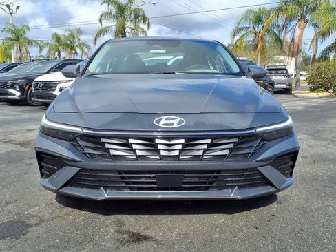 New 2025 Hyundai Elantra SEL image 36