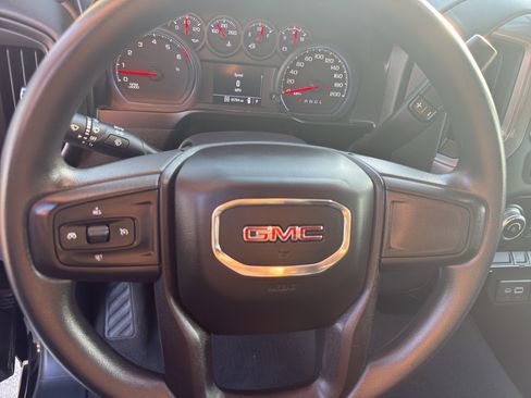 Used 2021 GMC Sierra 1500 4x4 Crew Cab w/ Sierra Value Package image 16