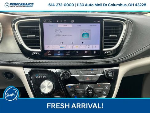 Used 2024 Chrysler Pacifica Touring-L AWD/4WD image 21