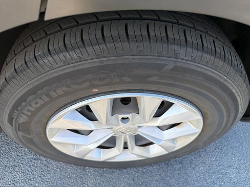 Used 2023 Honda CR-V LX image 9