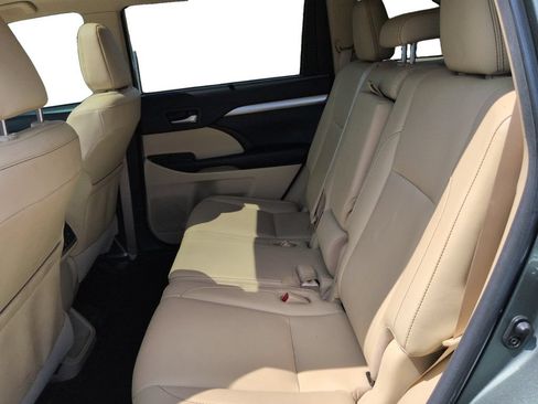 Used 2018 Toyota Highlander XLE FWD image 26