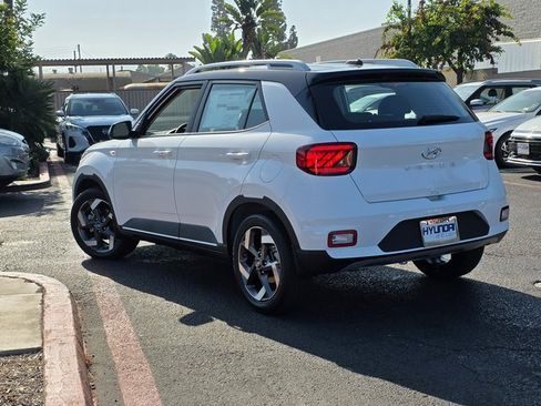 New 2025 Hyundai Venue Limited image 5