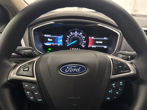 Used 2020 Ford Fusion SE image 15