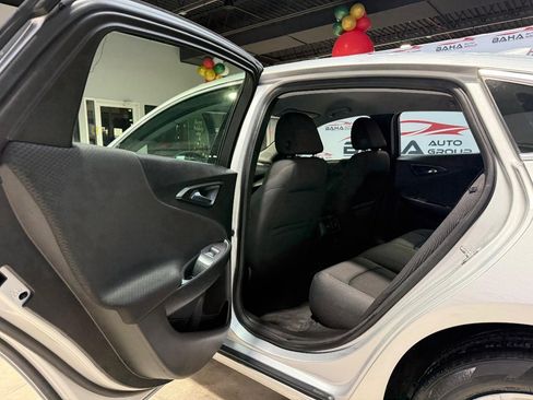Used 2022 Chevrolet Malibu LT image 36