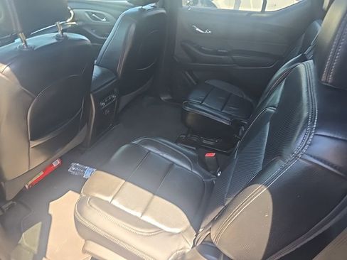 Used 2023 Chevrolet Traverse LT FWD image 12