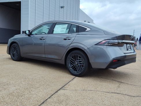 New 2026 Nissan Sentra SV w/ Floor Mat Package image 3