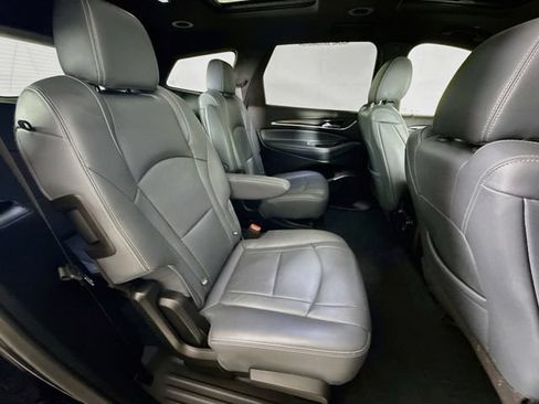 Used 2022 Buick Enclave Essence w/ Experience Buick Package AWD/4WD image 29